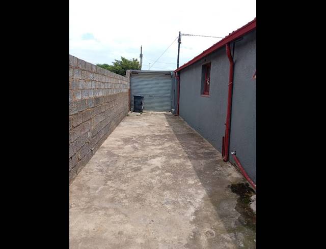 2 BEDROOM HOUSE FOR SALE IN MOROKA